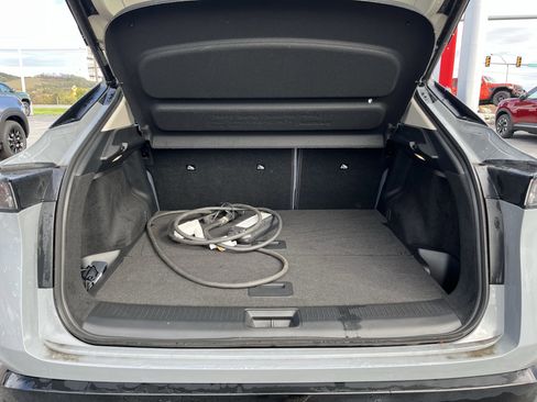 Used 2024 Nissan Ariya AWD image 5