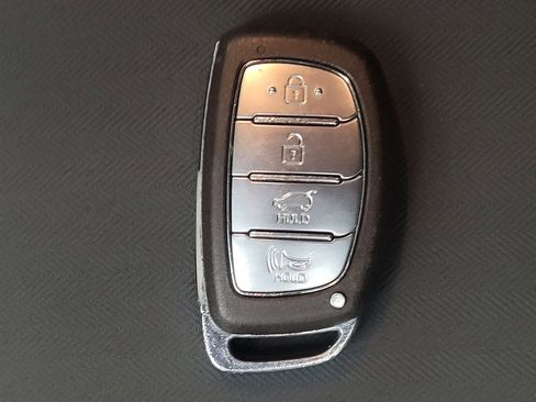 Used 2020 Hyundai Ioniq SE FWD image 32