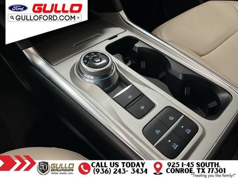Used 2023 Ford Explorer Limited w/ Limited Technology Package RWD image 29