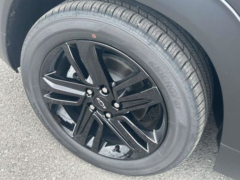 New 2026 Chevrolet TrailBlazer LT w/ Midnight Edition FWD image 9