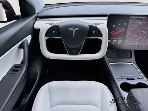 Used 2021 Tesla Model Y Performance AWD/4WD image 29
