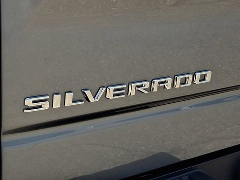 Used 2022 Chevrolet Silverado 1500 LT AWD/4WD image 33