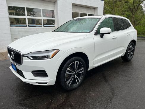 Used 2019 Volvo XC60 T6 Momentum w/ Premium Package AWD/4WD image 4