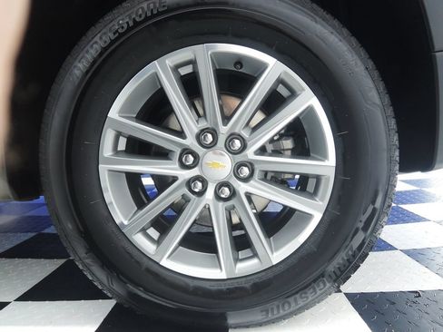 Used 2023 Chevrolet Traverse LT FWD image 6