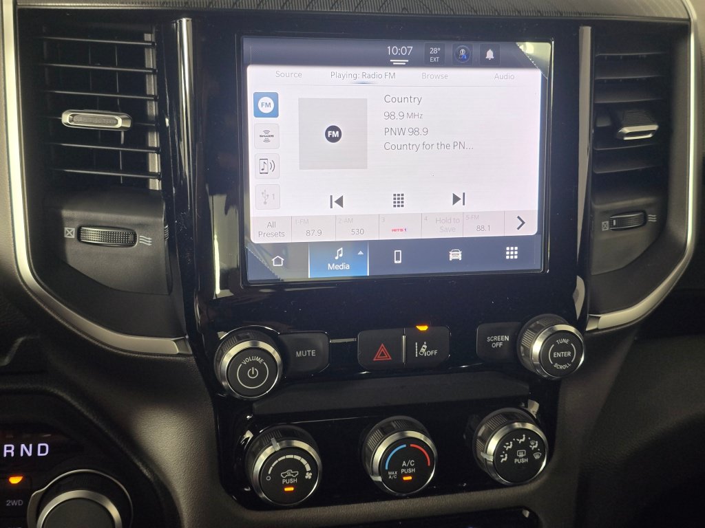 New 2026 RAM 1500 Express AWD/4WD image 27
