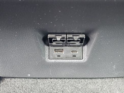 Used 2025 Toyota Camry LE image 17