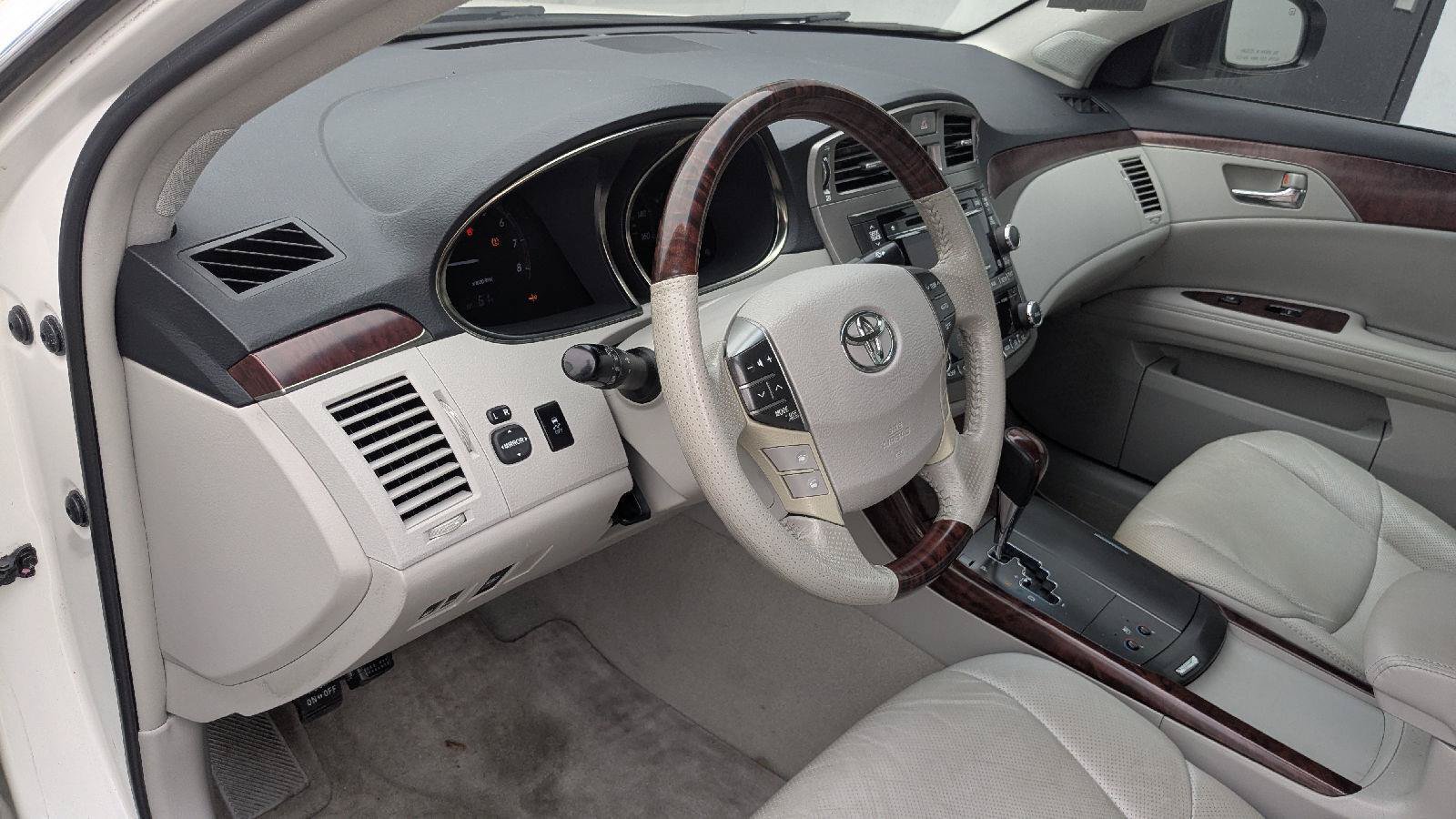 Used 2011 Toyota Avalon Limited FWD image 20