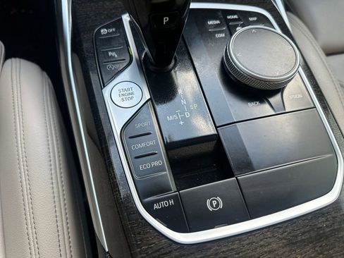 Used 2022 BMW 330i Sedan w/ Premium Package image 31