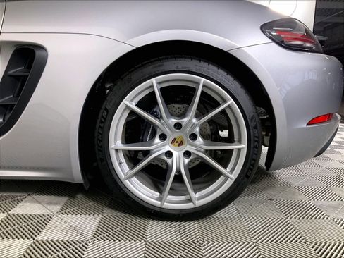 Used 2025 Porsche 718 Cayman RWD image 25