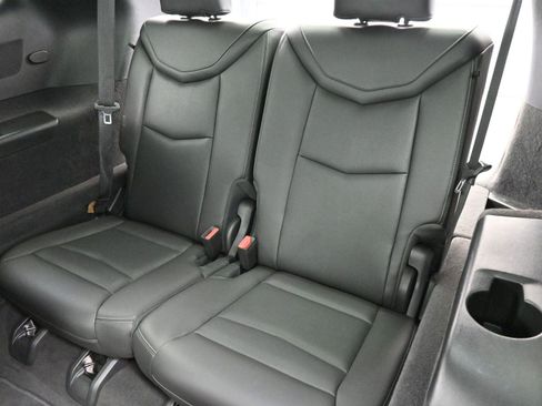 Used 2025 Cadillac XT6 Premium Luxury image 33