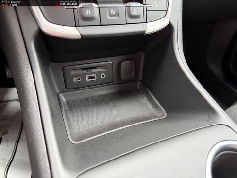 Used 2024 GMC Terrain SLT FWD image 31