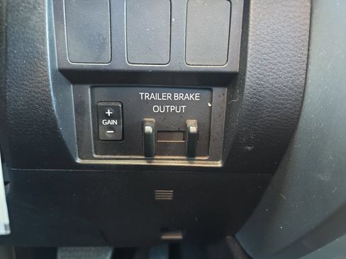 Used 2020 Toyota Tundra SR5 AWD/4WD image 12