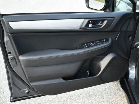 Used 2019 Subaru Outback 2.5i Premium w/ Popular Package #2 image 11