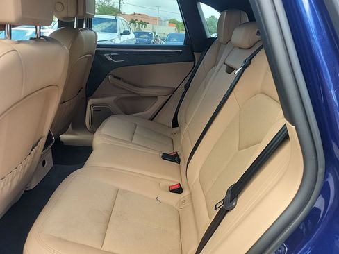 Used 2024 Porsche Macan image 20