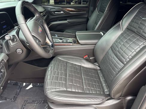 Used 2024 Cadillac Escalade ESV Sport Platinum w/ LPO, ONYX Package AWD/4WD image 15