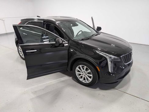 Used 2023 Cadillac XT4 Luxury w/ Cold Weather Package FWD image 16