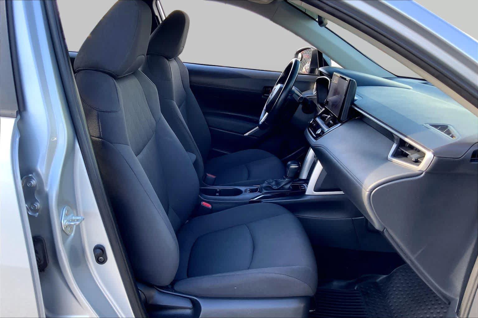 Used 2024 Toyota Corolla Cross LE FWD image 9
