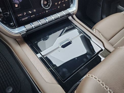 New 2026 GMC Yukon XL Denali Ultimate AWD/4WD image 36