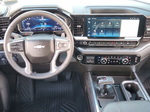 Used 2023 Chevrolet Silverado 1500 LTZ w/ LTZ Convenience Package II AWD/4WD image 27