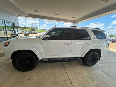 Used 2023 Toyota 4Runner SR5 Premium w/ Moonroof Package RWD image 3