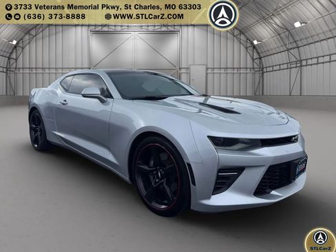 Used 2018 Chevrolet Camaro SS RWD image 1