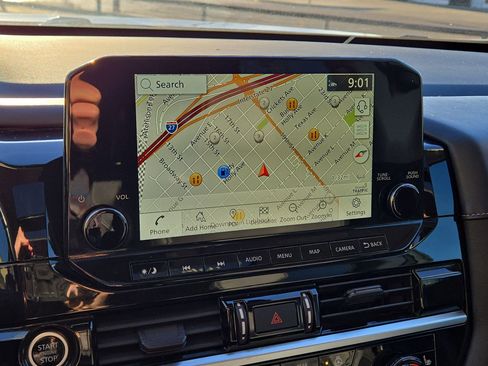 Used 2022 Nissan Pathfinder SL w/ SL Premium Package image 19