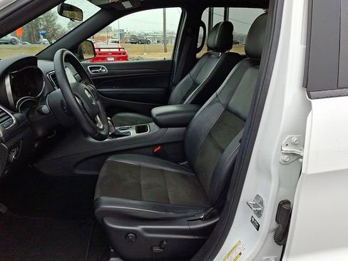 Used 2021 Jeep Grand Cherokee Laredo X image 13