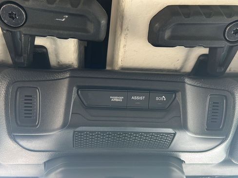 Used 2024 Jeep Wrangler Unlimited Sport AWD/4WD image 16