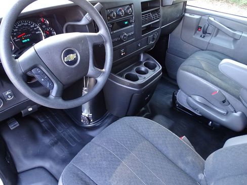 Used 2024 Chevrolet Express 2500 w/ Driver Convenience Package image 7