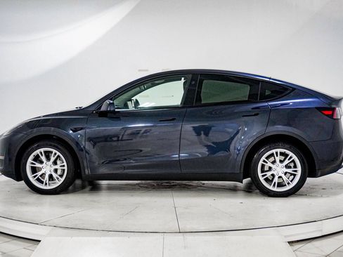 Used 2024 Tesla Model Y Long Range AWD/4WD image 4