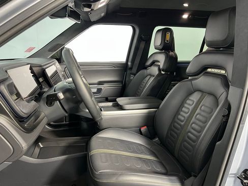 Used 2023 Rivian R1S Launch Edition image 24