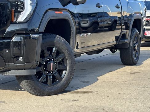 Used 2025 GMC Sierra 2500 AT4 AWD/4WD image 12