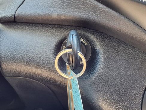 Used 2019 Jeep Cherokee Latitude w/ Popular Appearance Group image 11