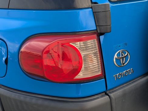 Used 2007 Toyota FJ Cruiser 4WD w/ Convenience Pkg image 11