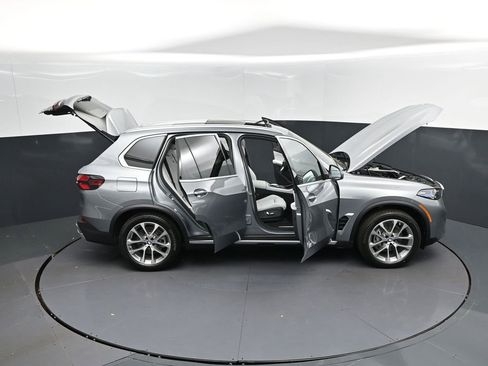 New 2026 BMW X5 sDrive40i RWD image 50