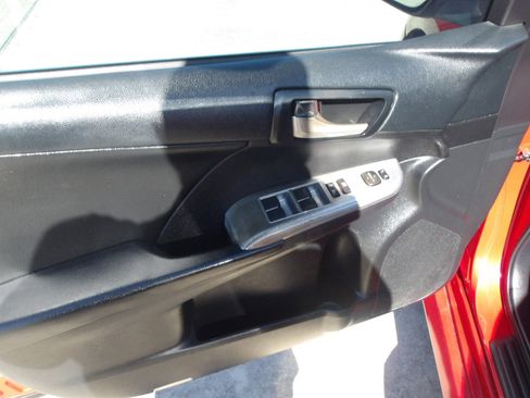 Used 2014 Toyota Camry SE image 18