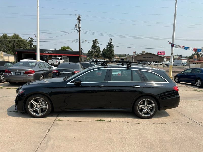 Used 2017 Mercedes-Benz E 400 4MATIC Wagon image 4