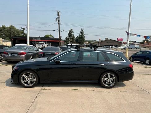 Used 2017 Mercedes-Benz E 400 4MATIC Wagon image 4