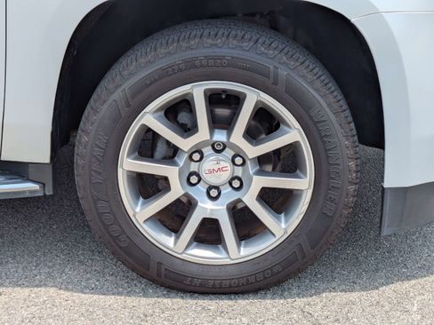 Used 2018 GMC Yukon XL SLT w/ Premium Edition AWD/4WD image 11