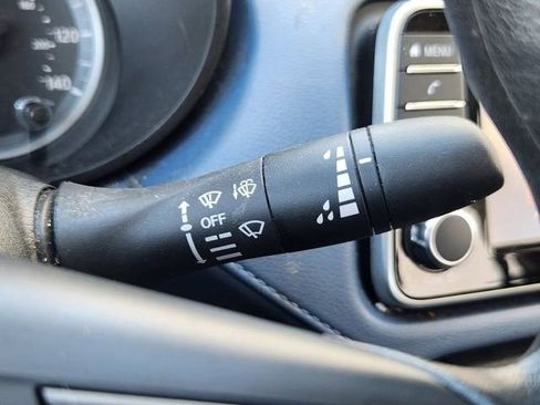 Used 2025 Nissan Versa SV image 19