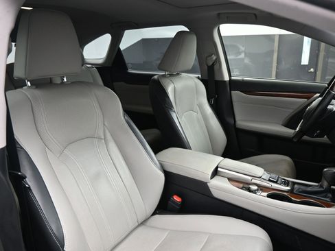 Used 2018 Lexus RX 350L FWD image 21