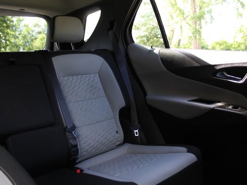 Used 2020 Chevrolet Equinox LS w/ LS Convenience Package FWD image 14