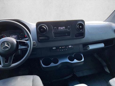 Used 2020 Mercedes-Benz Sprinter 2500 image 8