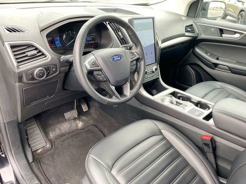 Used 2024 Ford Edge SEL image 11