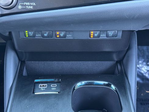 Used 2023 Lexus ES 300h w/ Premium Package image 29