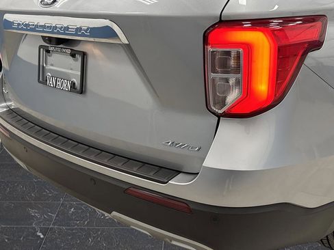 Used 2023 Ford Explorer XLT image 33
