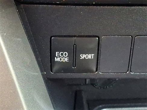 Used 2015 Toyota RAV4 XLE image 23