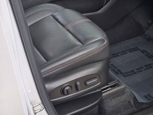 Certified 2022 Chevrolet Traverse RS w/ LPO, Floor Liner Package image 6