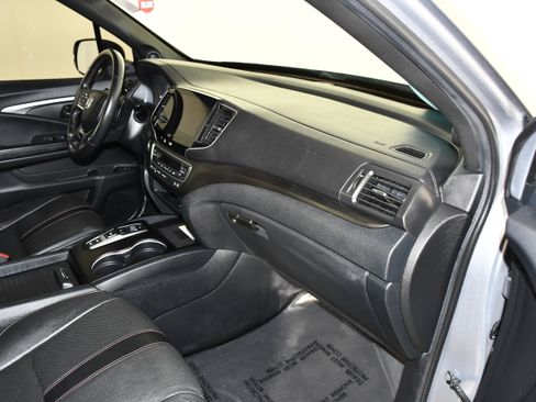 Certified 2023 Honda Passport TrailSport image 42