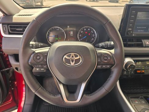 Used 2021 Toyota RAV4 XLE w/ Convenience Package image 16
